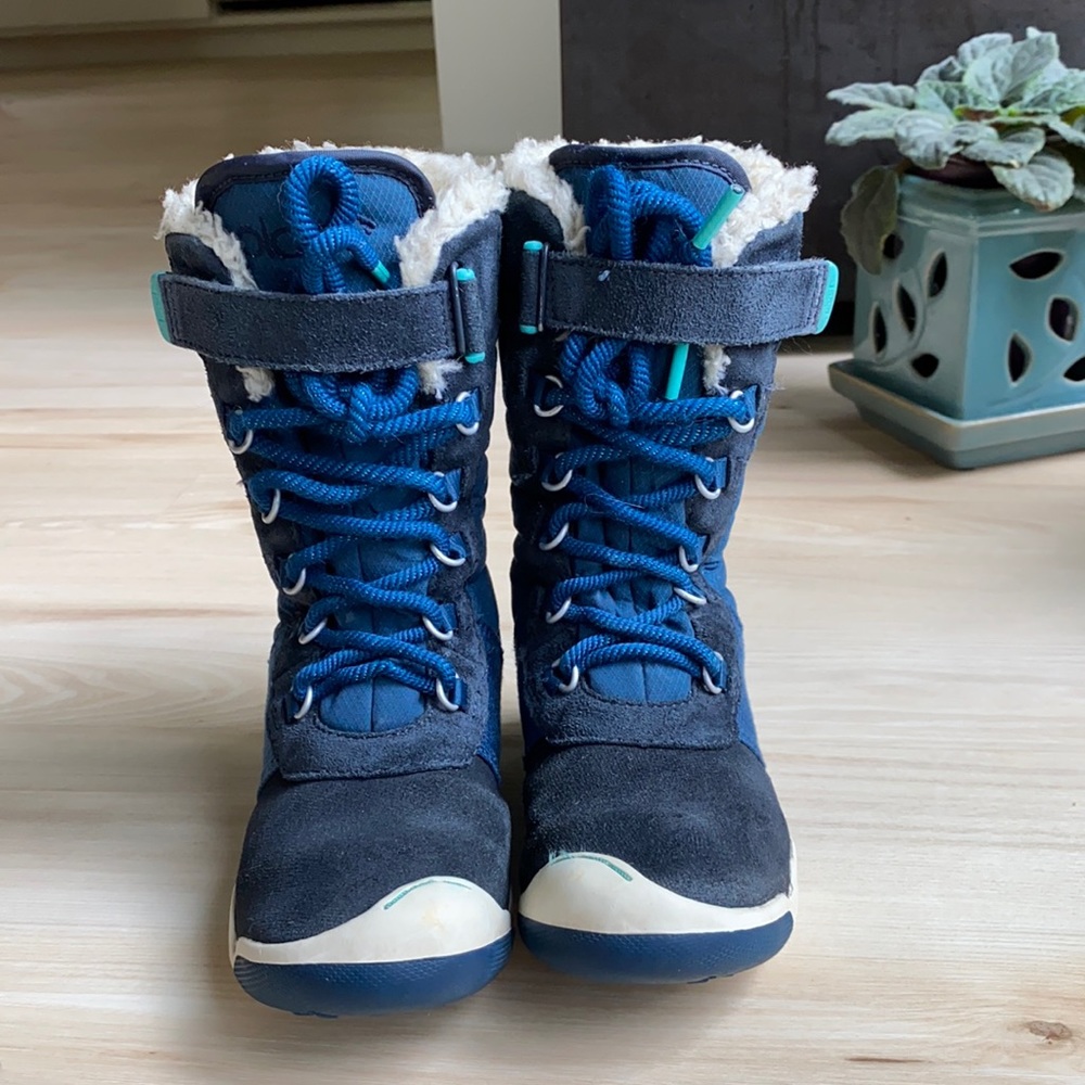 Selling PLAE snow-boots, worn 1 season